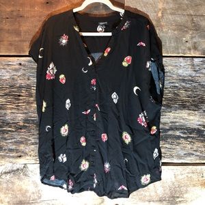 Torrid button down cap sleeve top